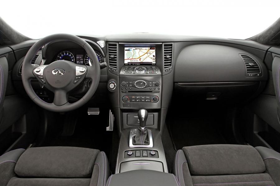  Infiniti FX50 S Sebastian Vettel Edition 2011 года  (фото 36 из 74)
